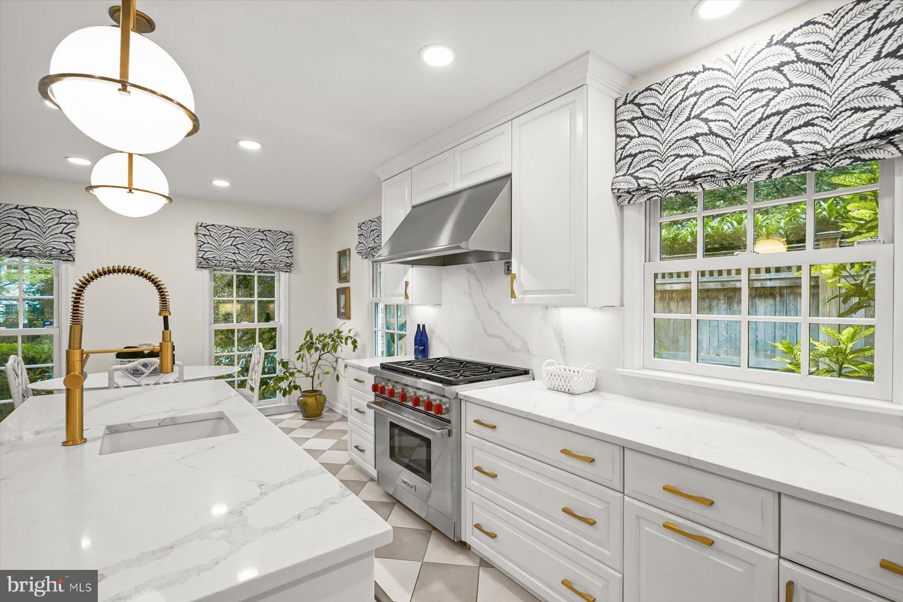 4900 PALISADE LANE NW