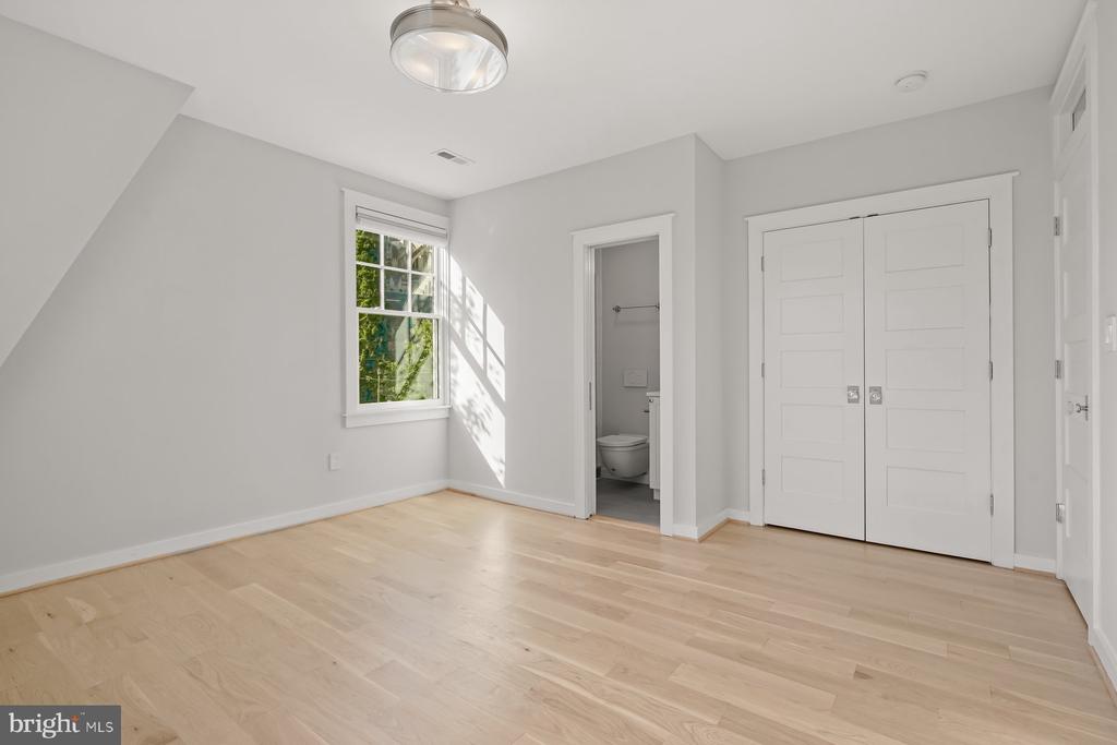 3507 WOODLEY ROAD NW