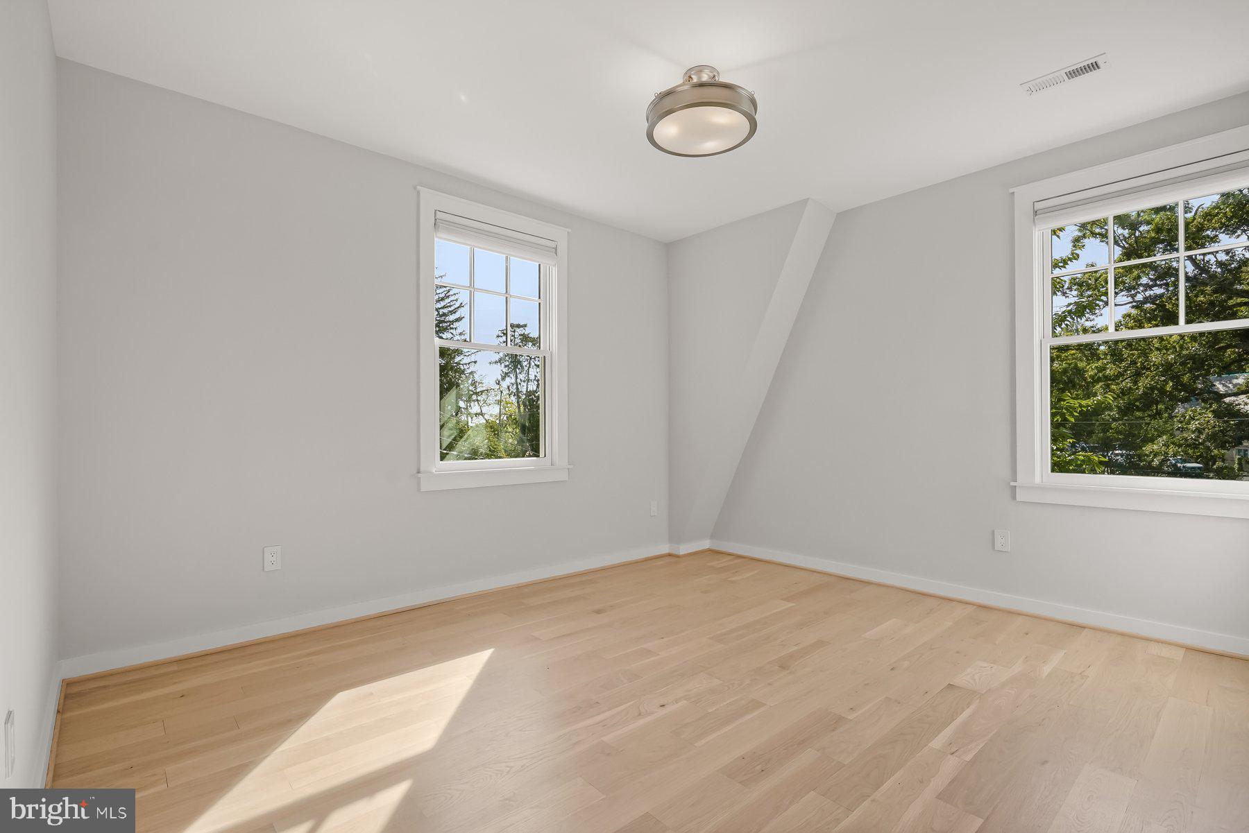 3507 WOODLEY ROAD NW