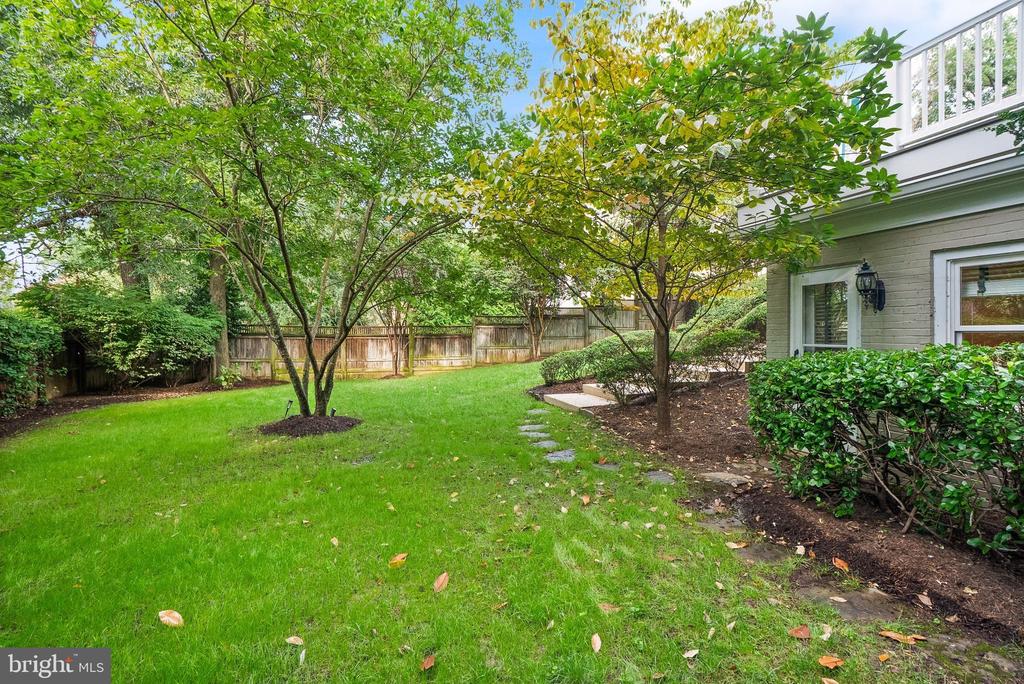 5246 LOUGHBORO ROAD NW