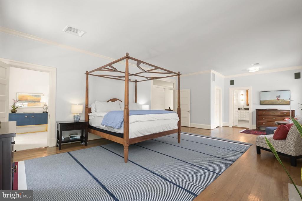 1 W MELROSE STREET