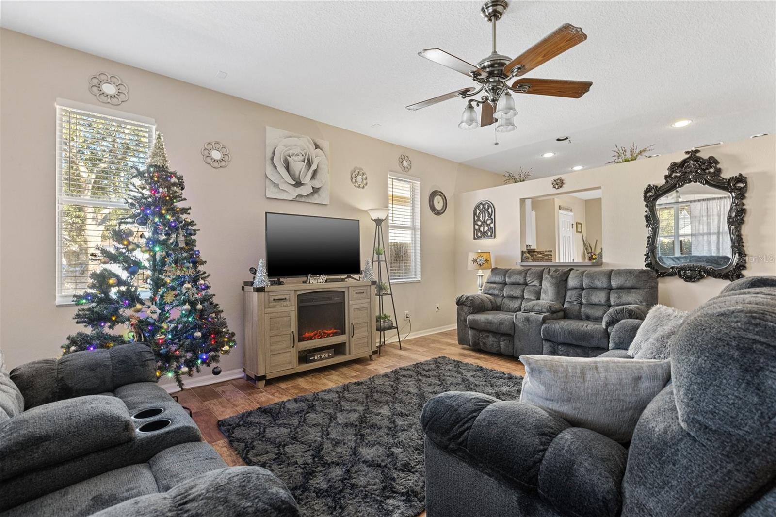 3010 SUMMER CRUISE DR