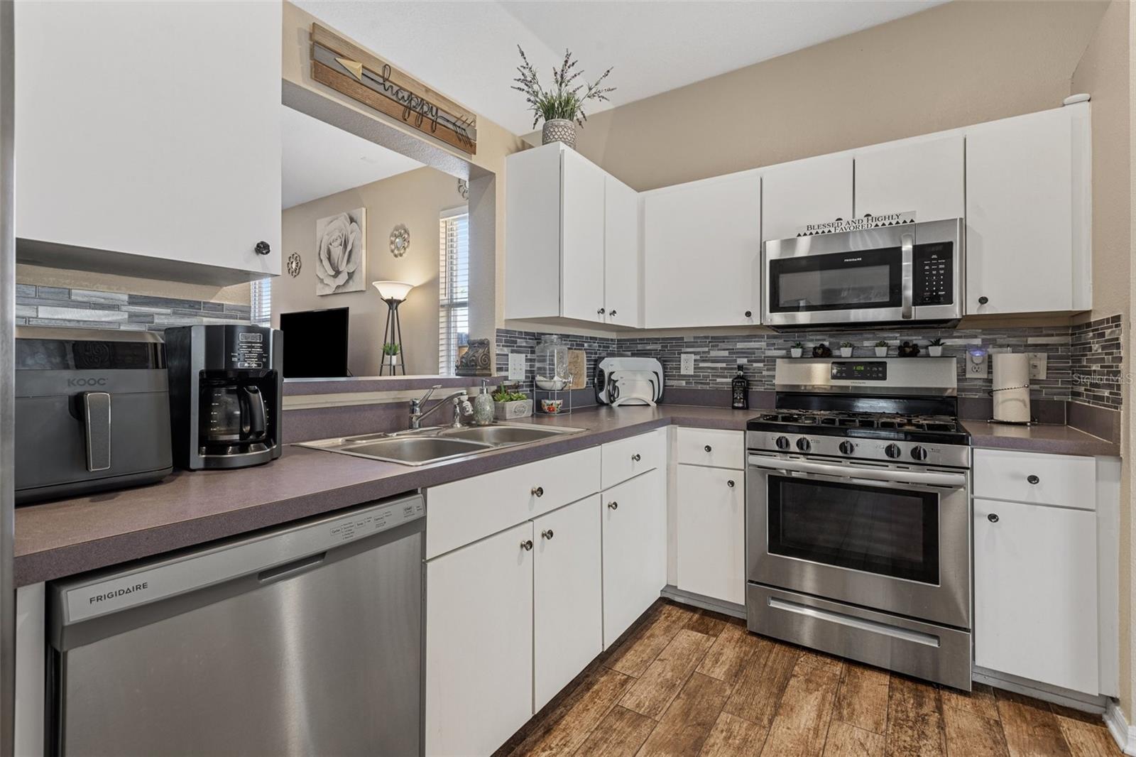 3010 SUMMER CRUISE DR