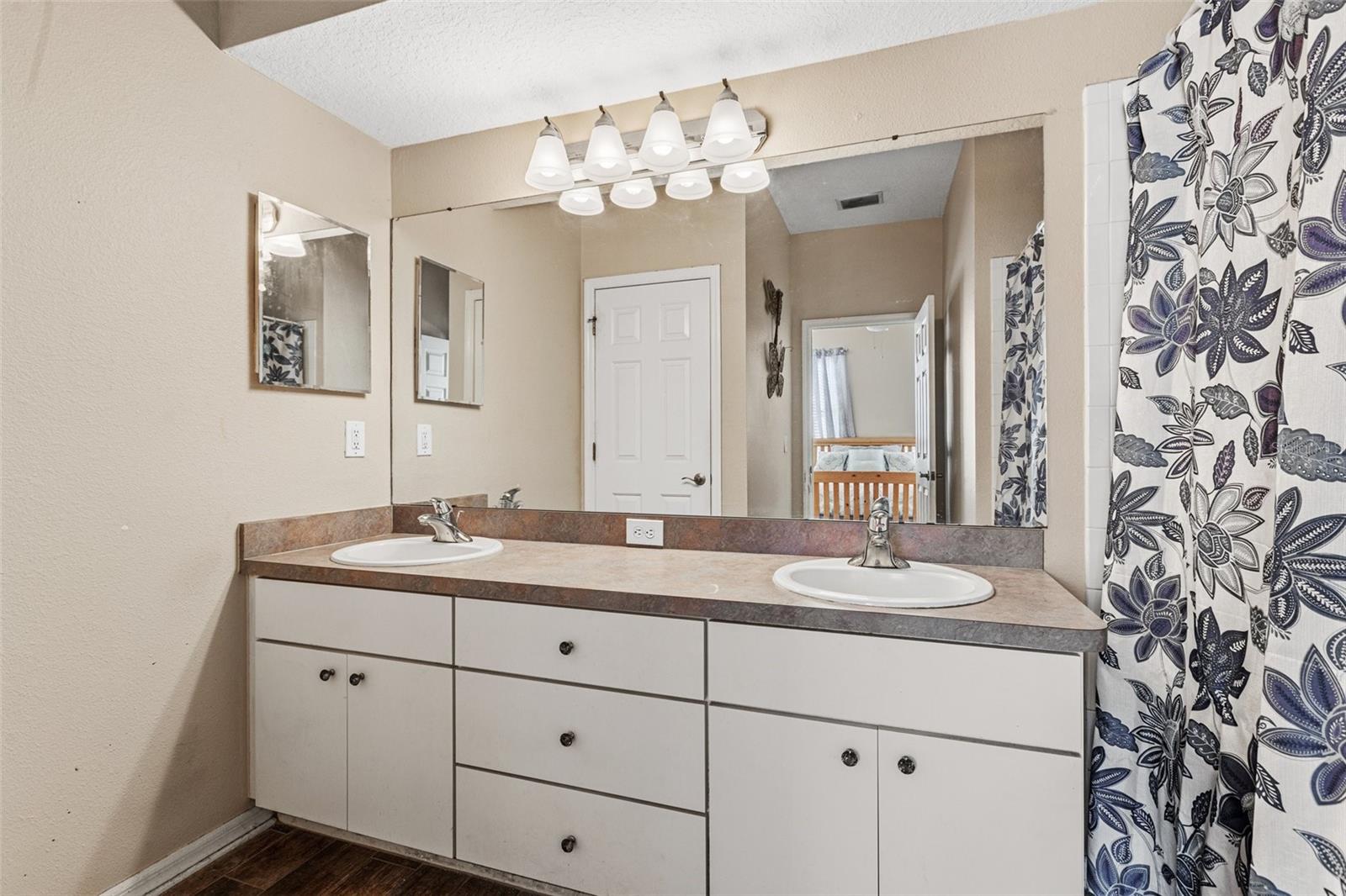 3010 SUMMER CRUISE DR