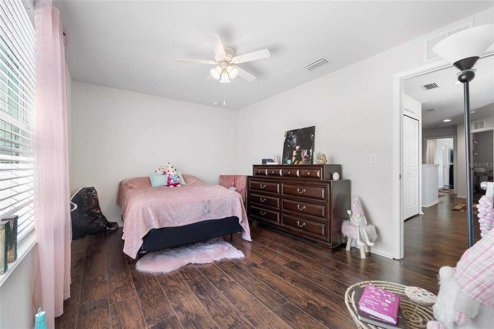 5049 WHITE SANDERLING CT