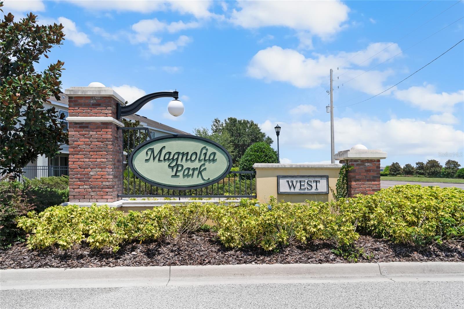 5049 WHITE SANDERLING CT