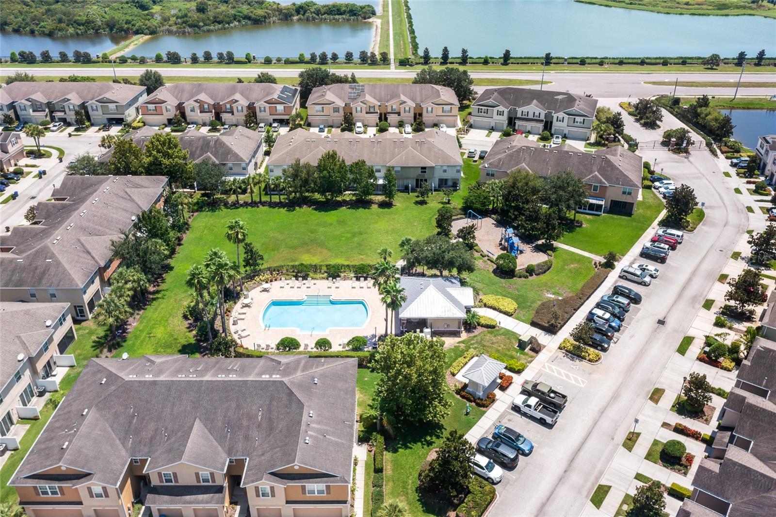 5049 WHITE SANDERLING CT