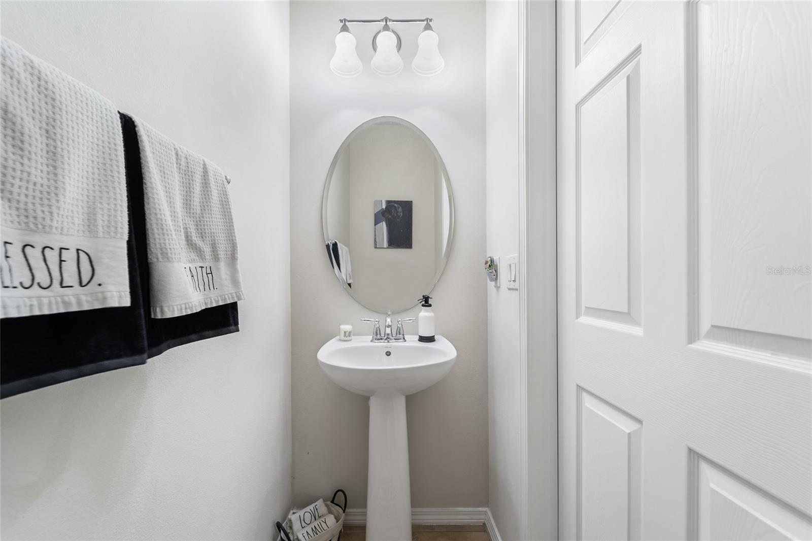 5049 WHITE SANDERLING CT