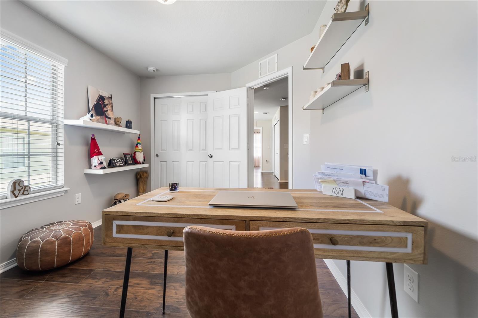 5049 WHITE SANDERLING CT