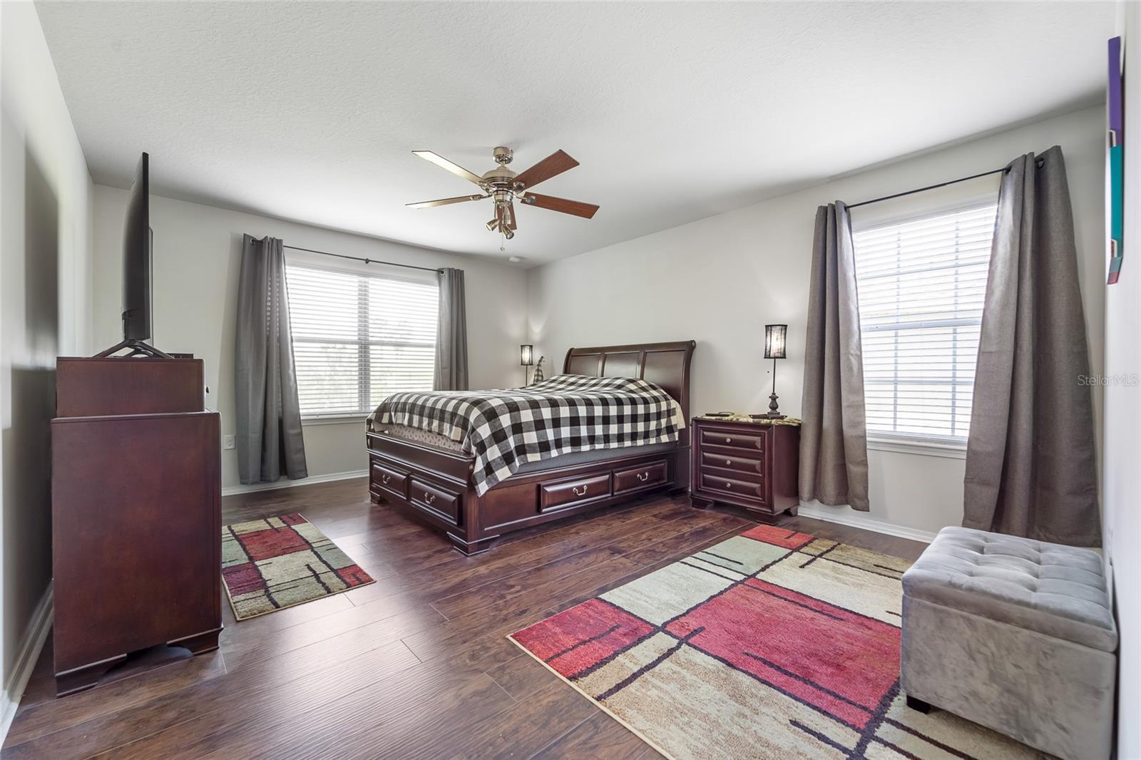 5049 WHITE SANDERLING CT