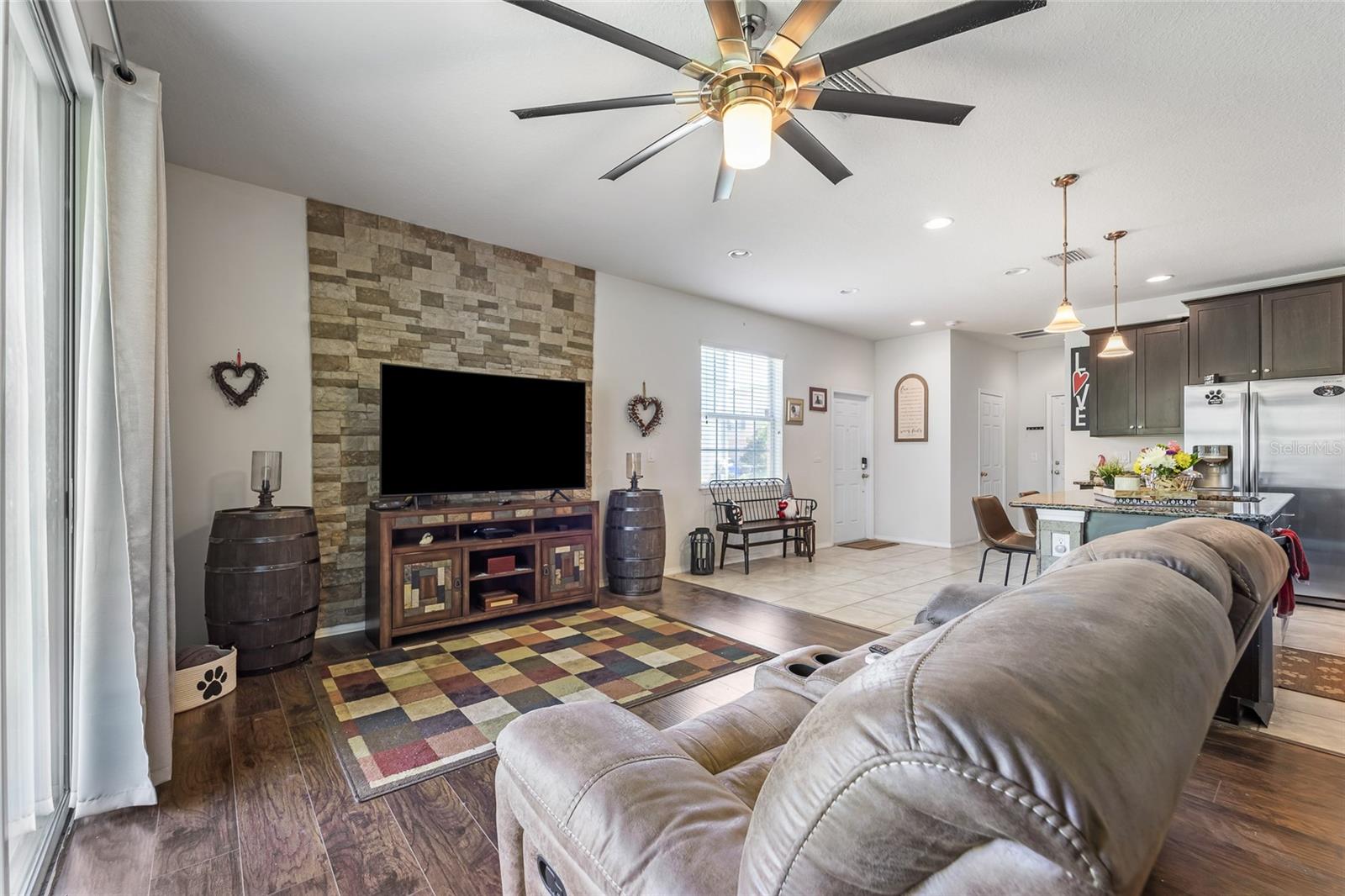 5049 WHITE SANDERLING CT