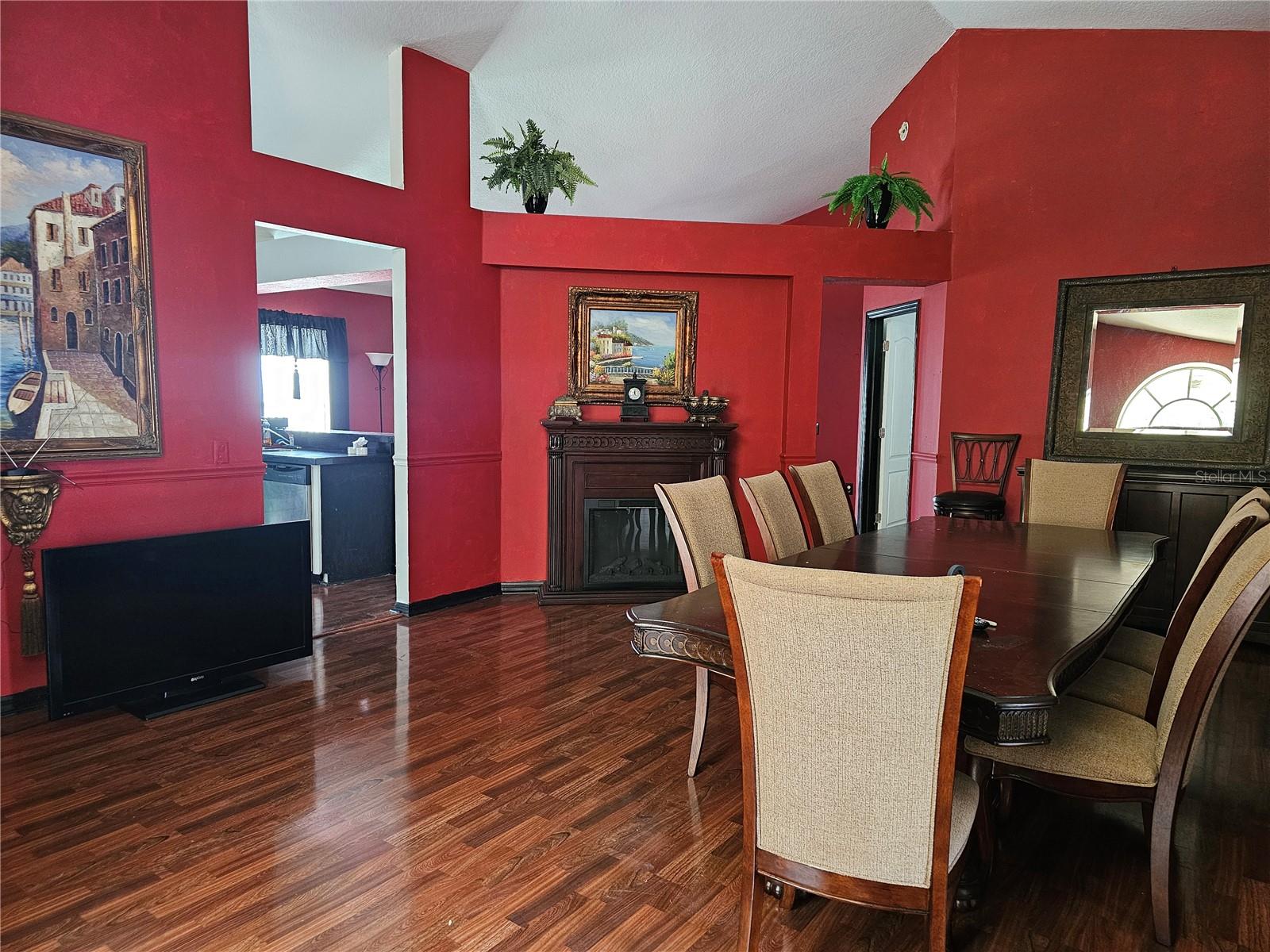 9310 HIDDEN WATER CIR