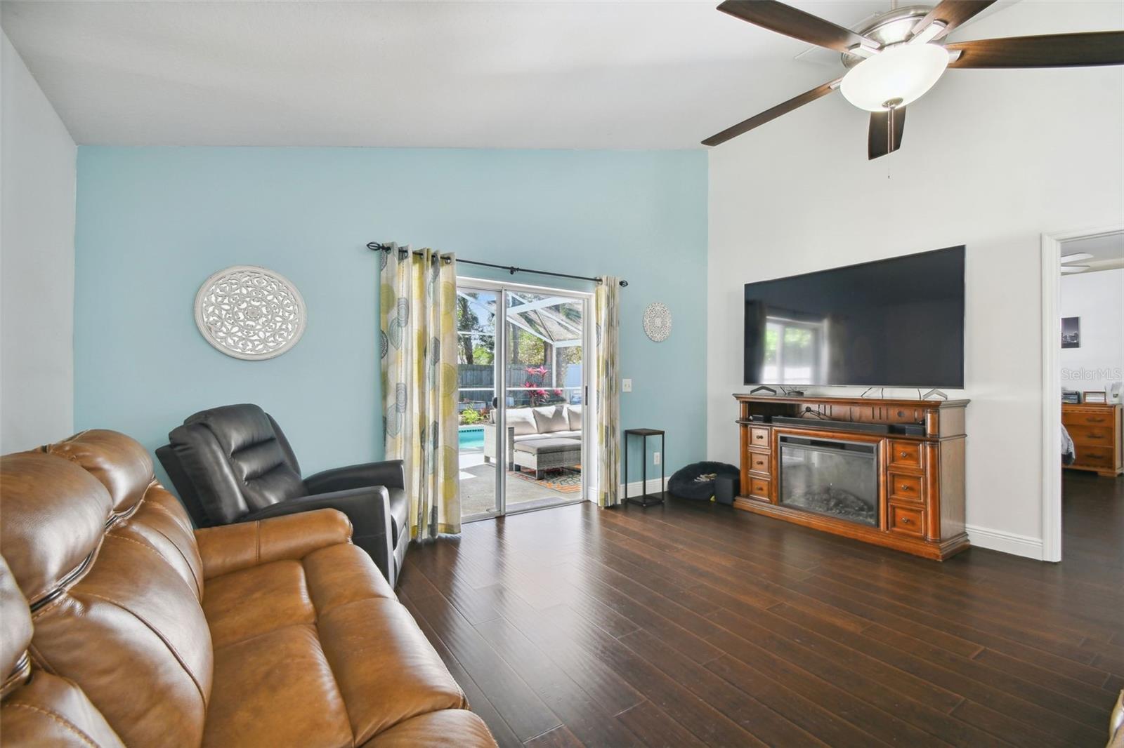 7611 WILTSHIRE PARK PL