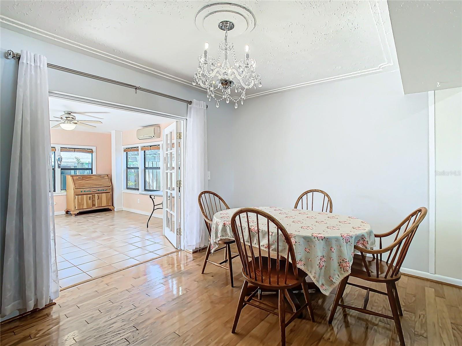 11509 FOREST HILLS DR