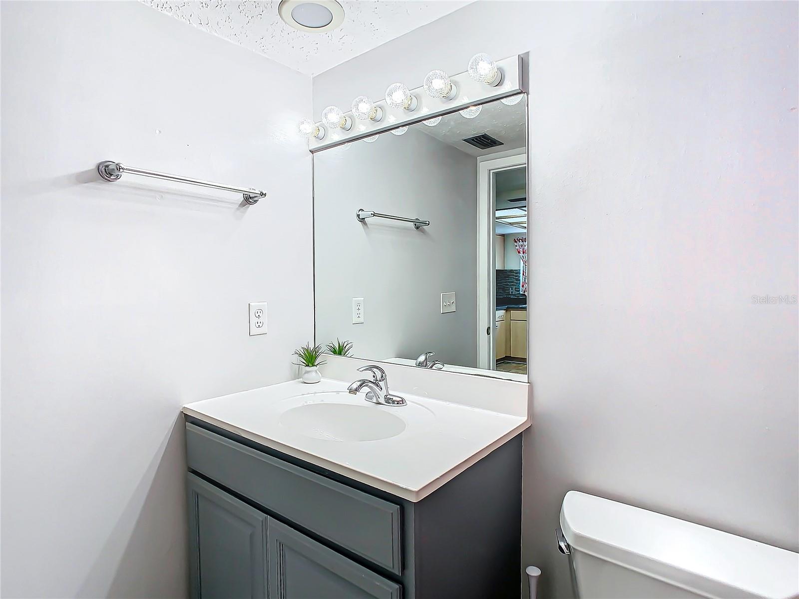 11509 FOREST HILLS DR