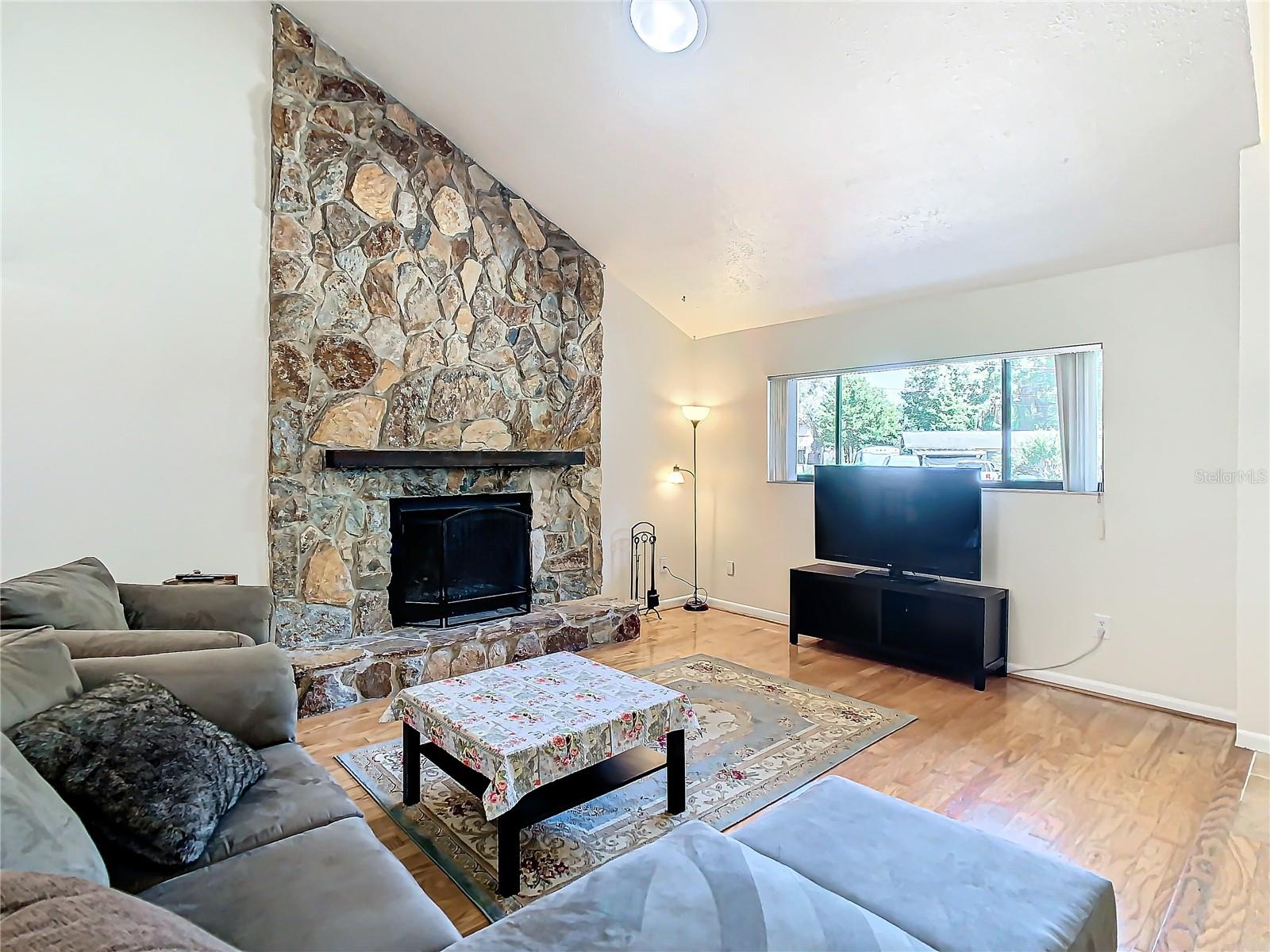 11509 FOREST HILLS DR