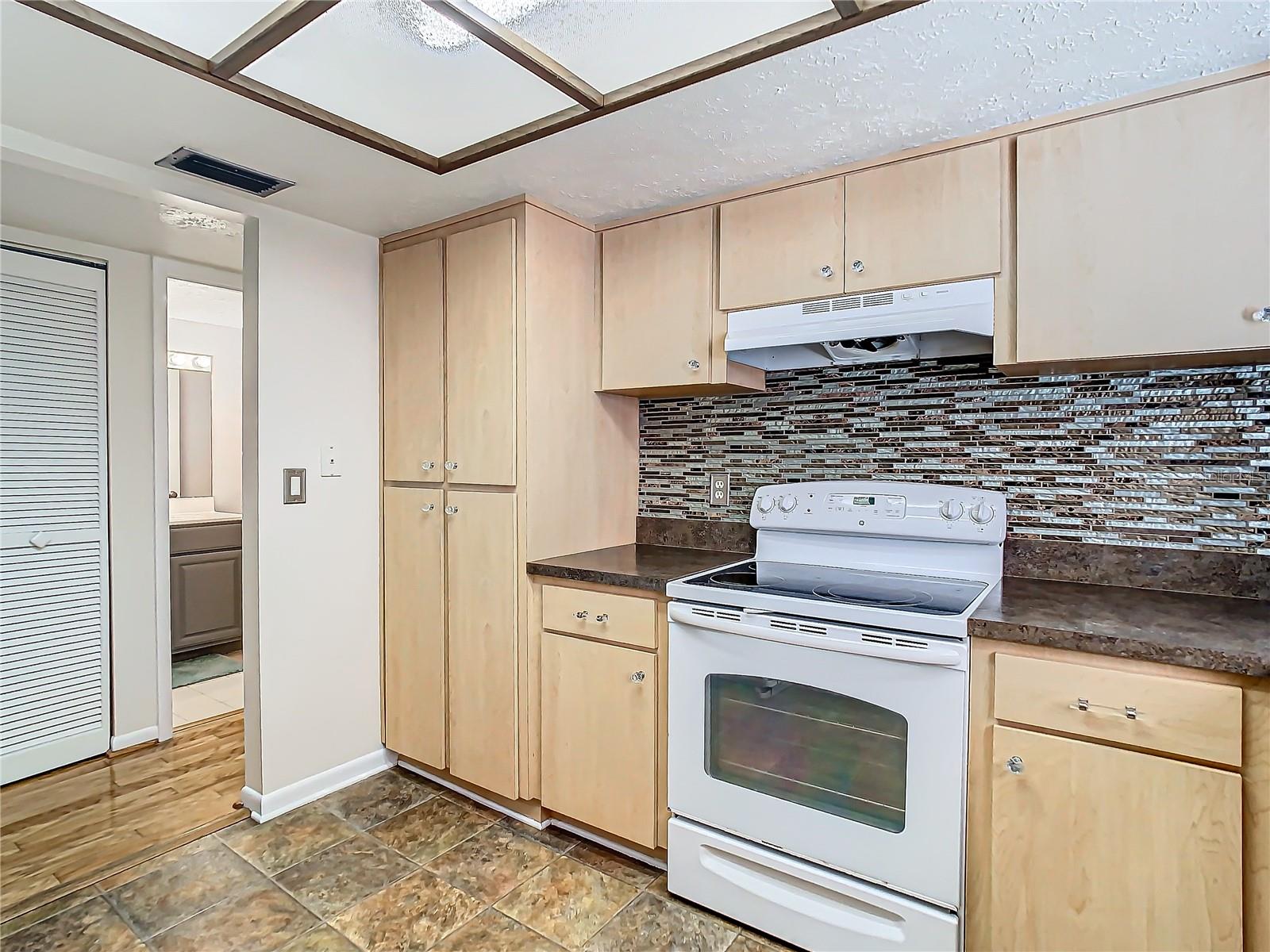 11509 FOREST HILLS DR