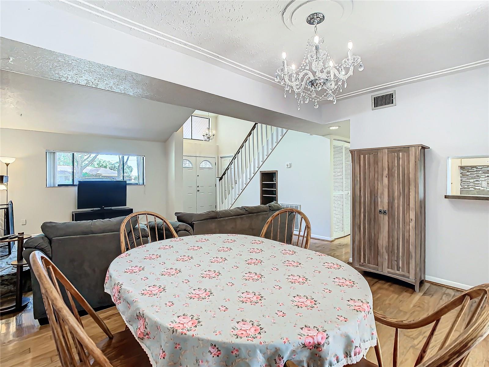 11509 FOREST HILLS DR