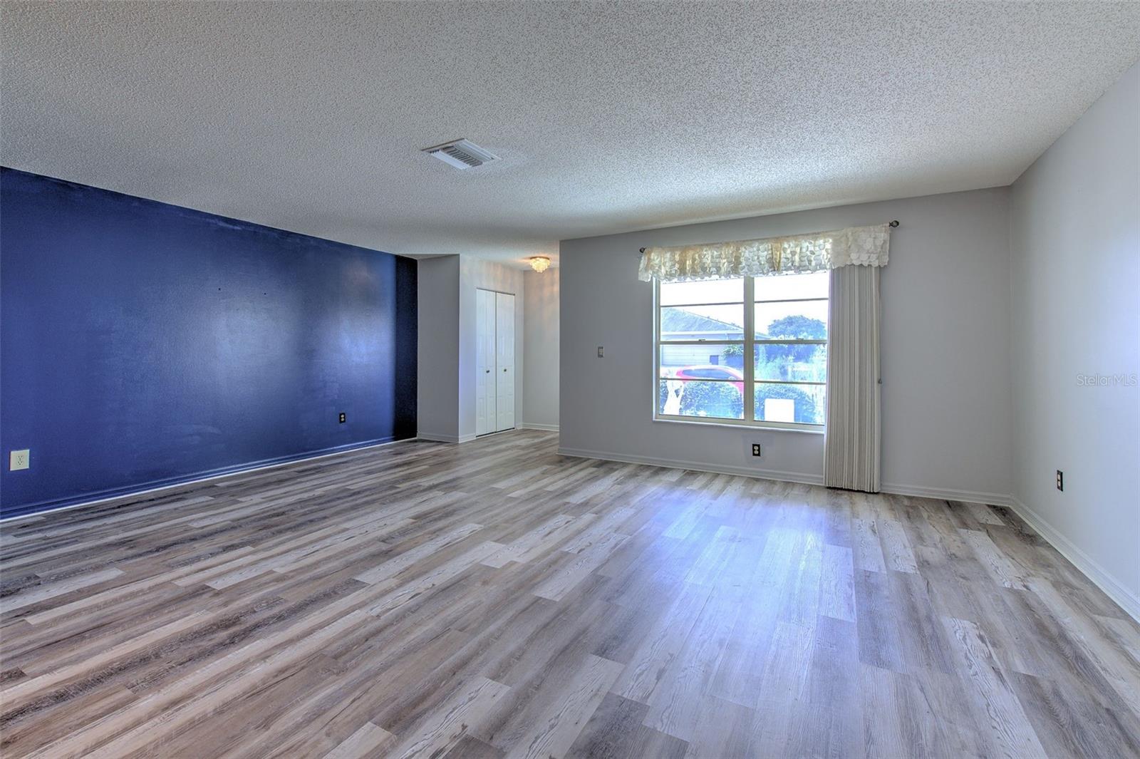 1623 BENTWOOD DR