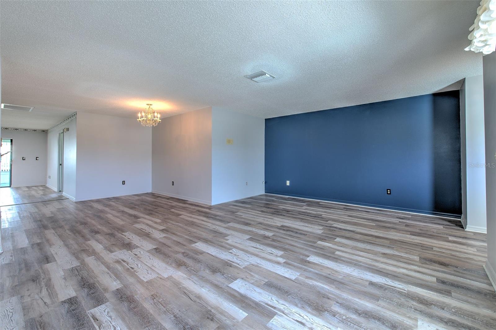 1623 BENTWOOD DR