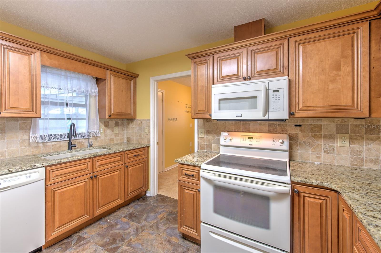 1623 BENTWOOD DR