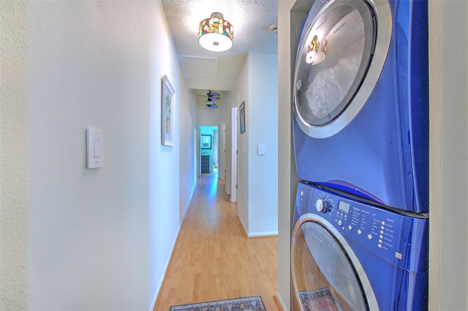 611 KENSINGTON LAKE CIR