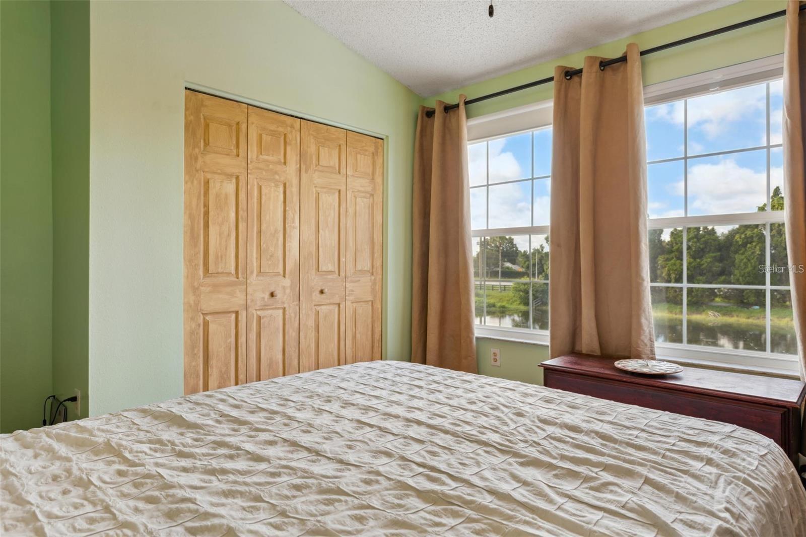 611 KENSINGTON LAKE CIR