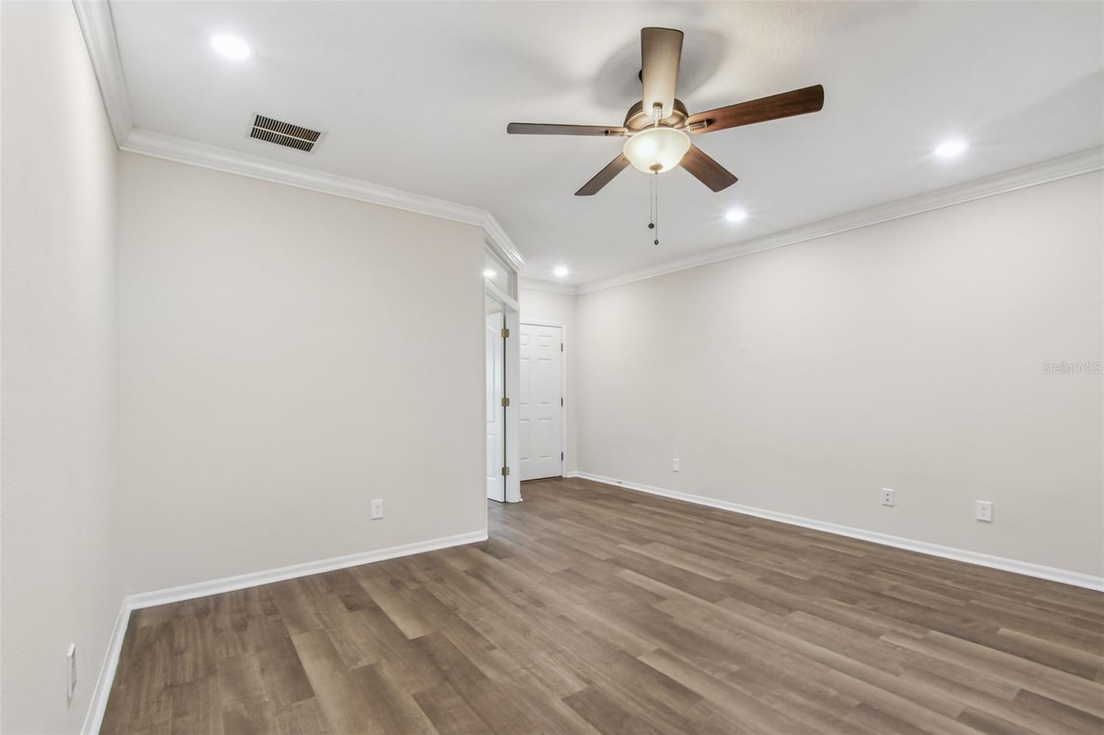 15813 FISHHAWK FALLS DR