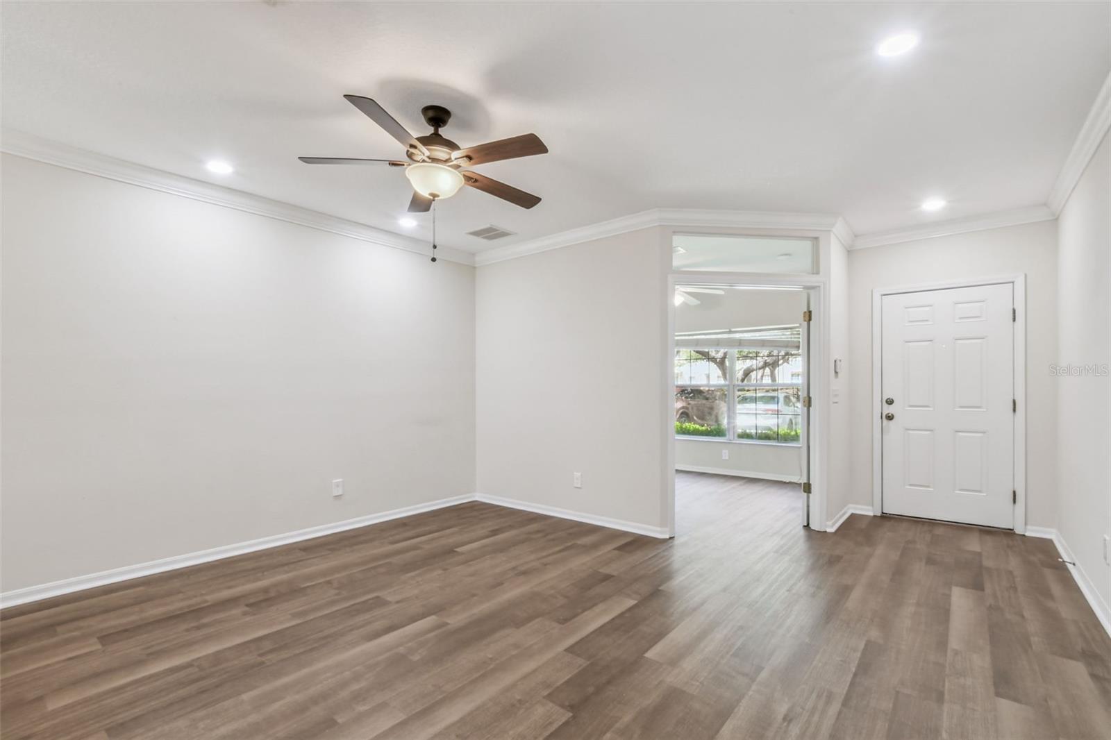 15813 FISHHAWK FALLS DR