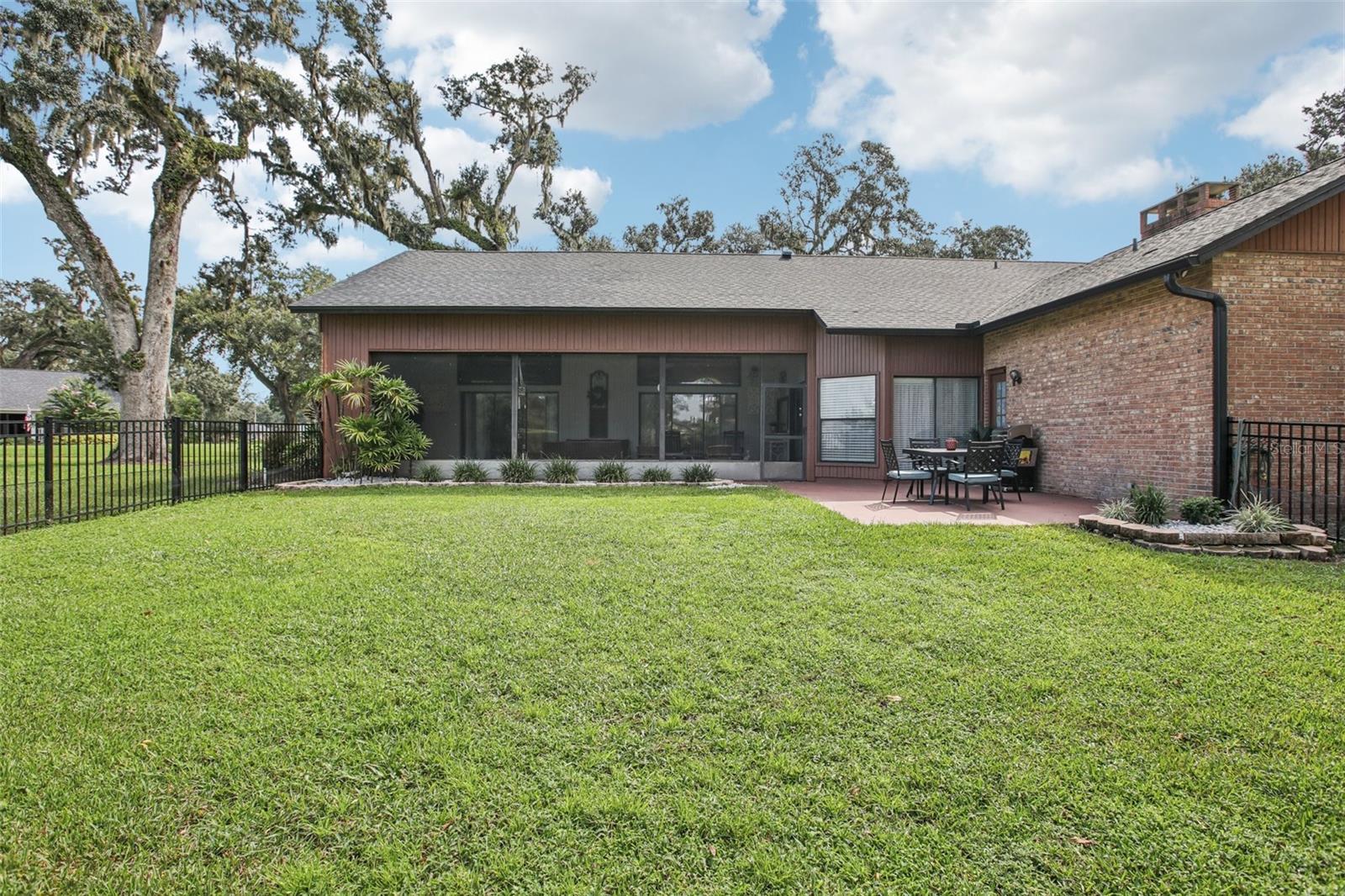 2110 ARBOR OAKS DR
