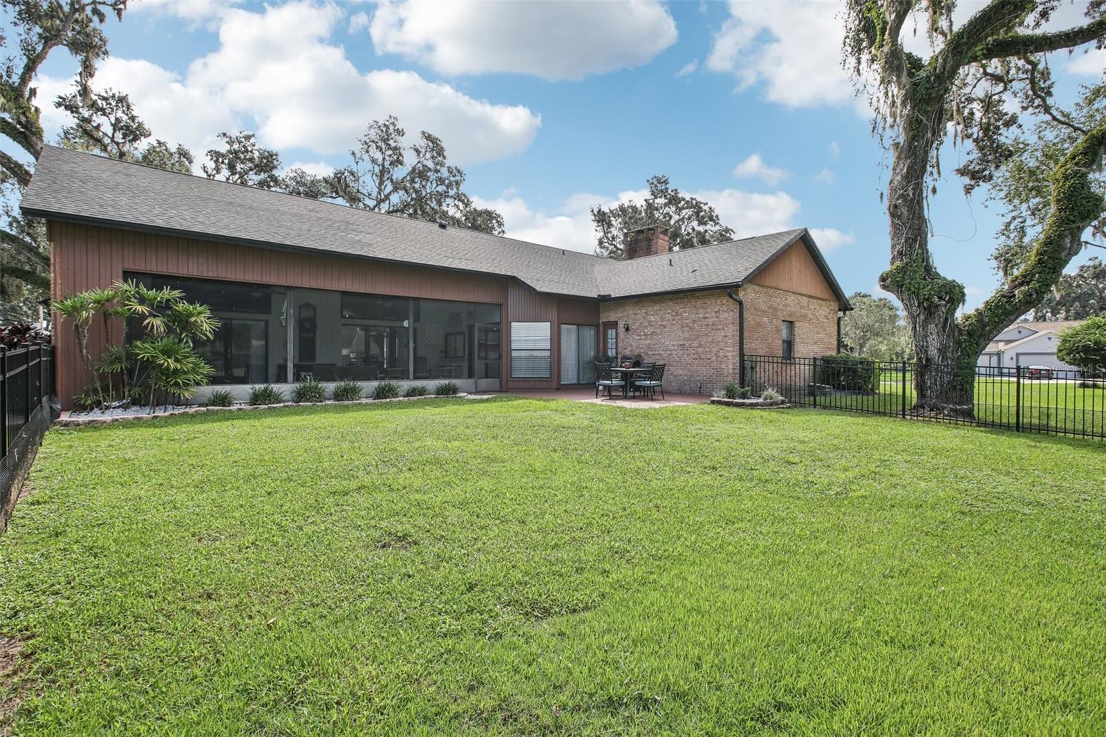2110 ARBOR OAKS DR