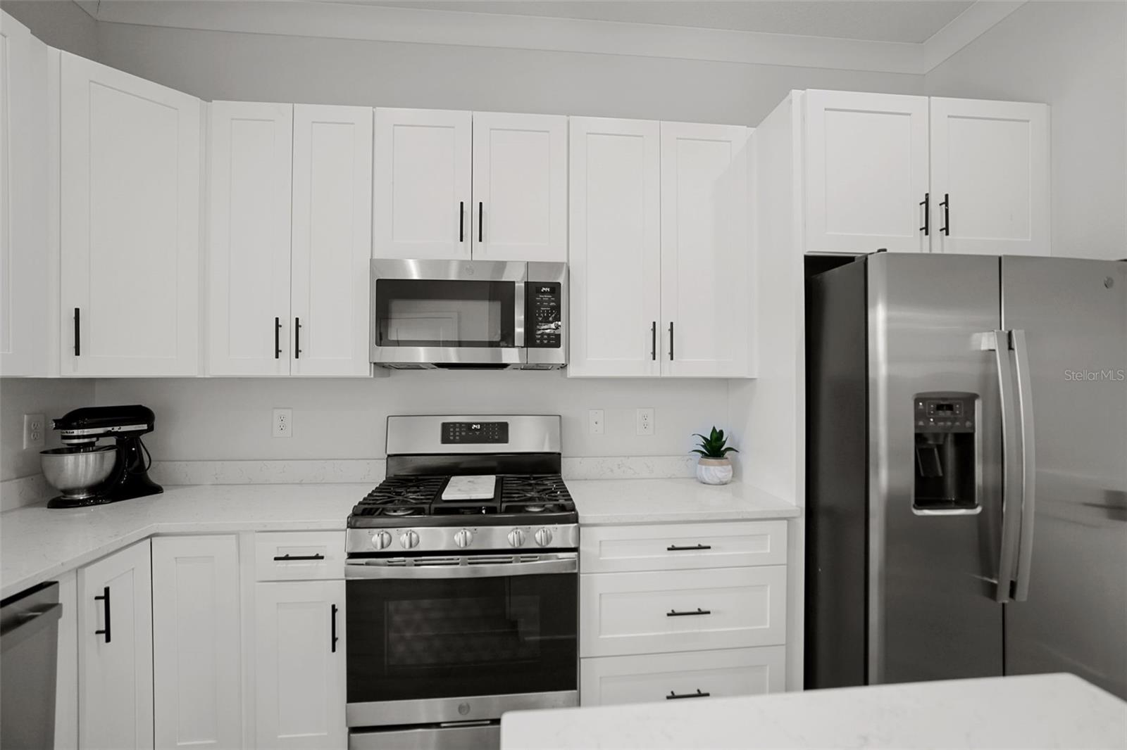 946 HIGHLAND AVE #62