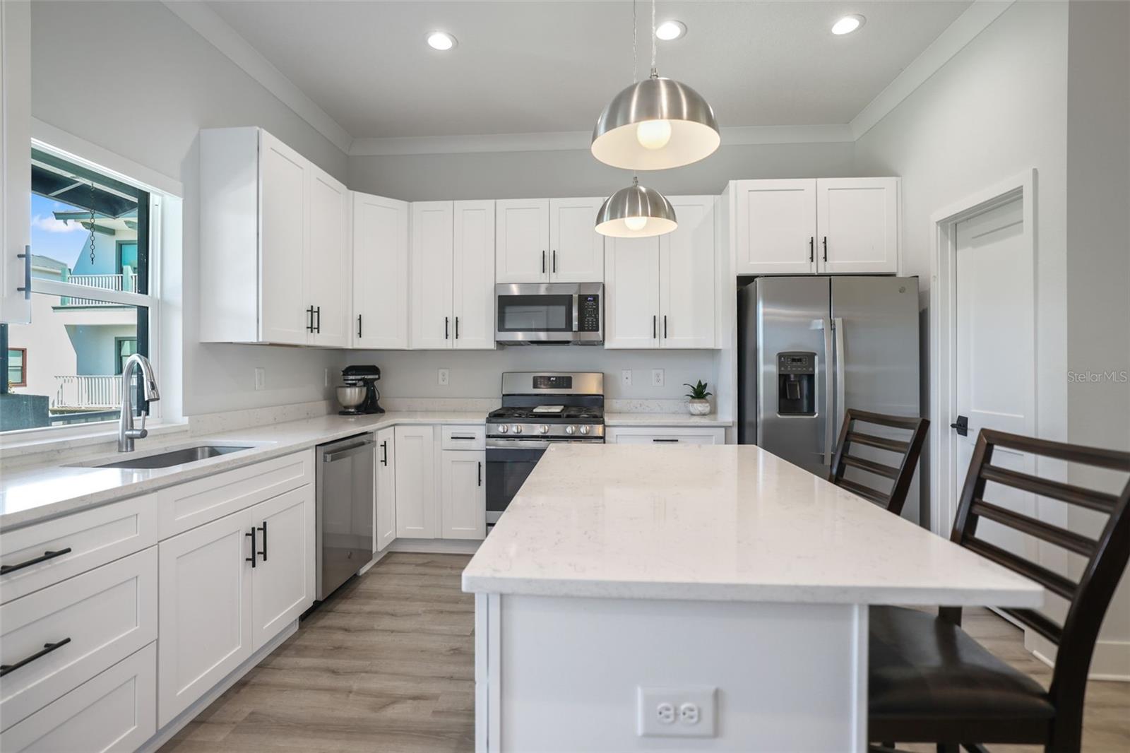 946 HIGHLAND AVE #62