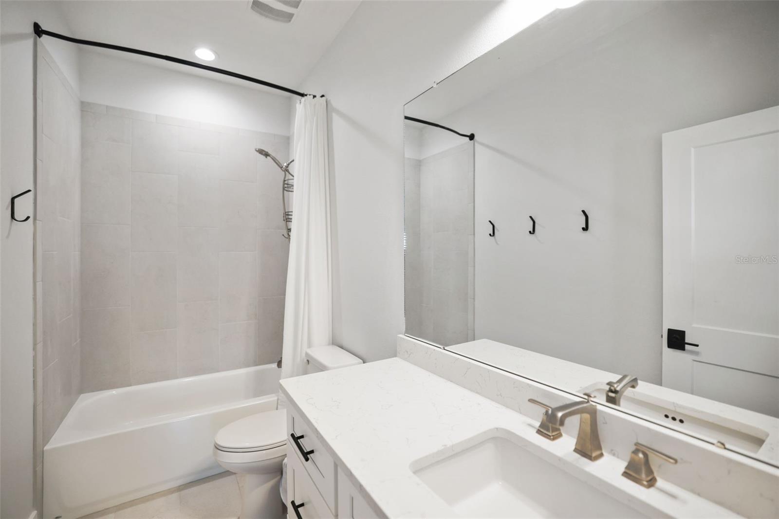 946 HIGHLAND AVE #62