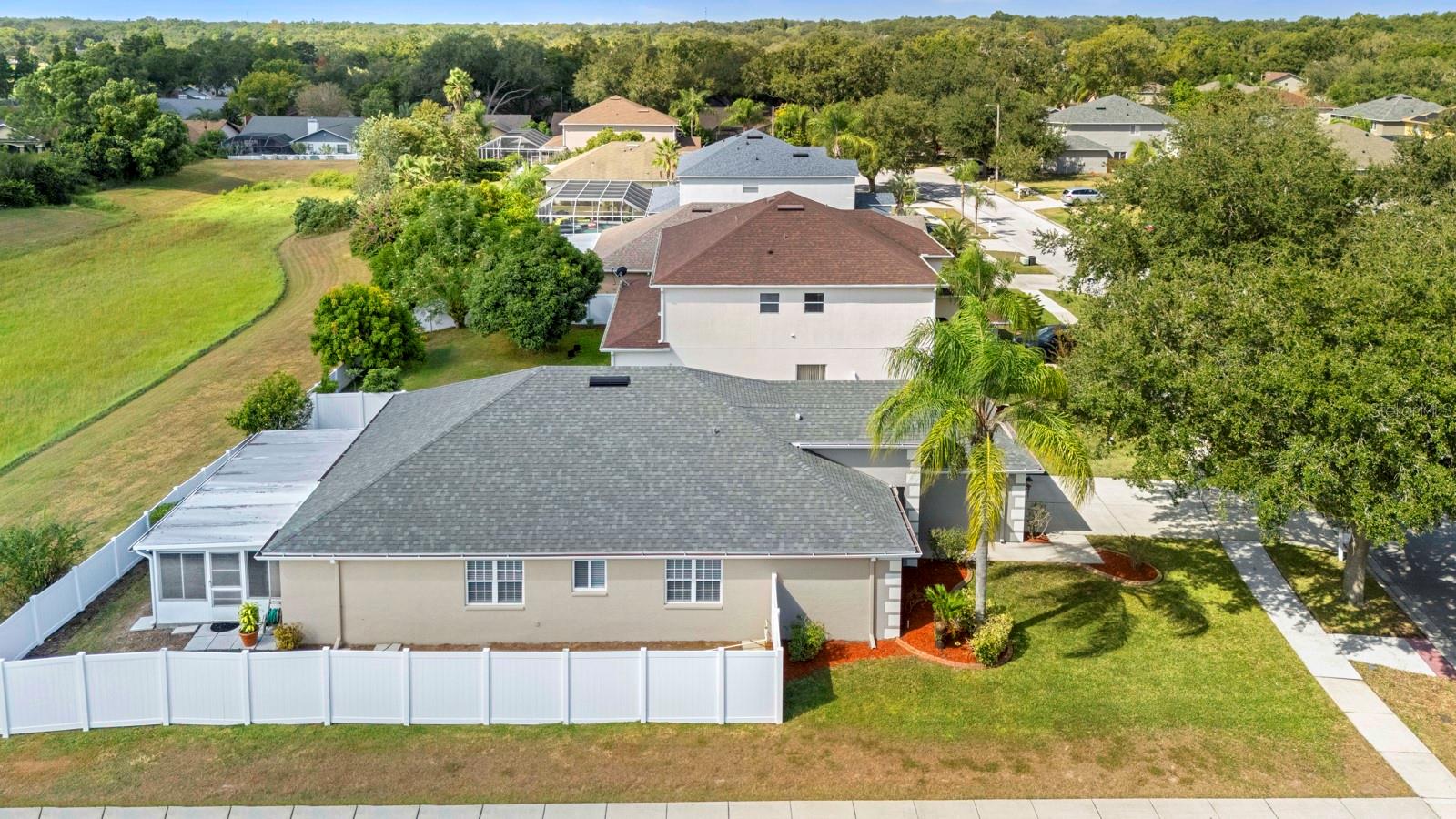 2801 QUEEN ALBERTA DR