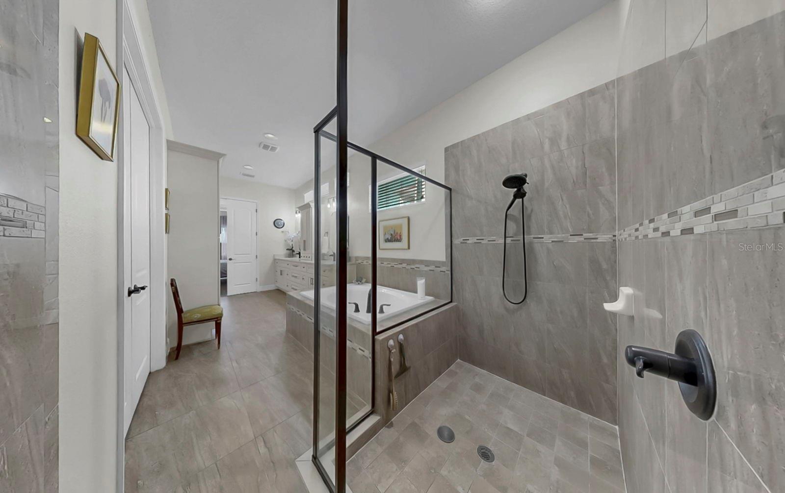 11337 LAKE LUCAYA DR