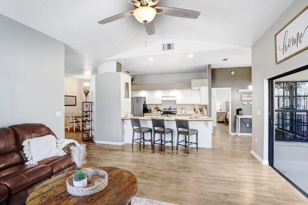 1402 STEPHENS OAK CT