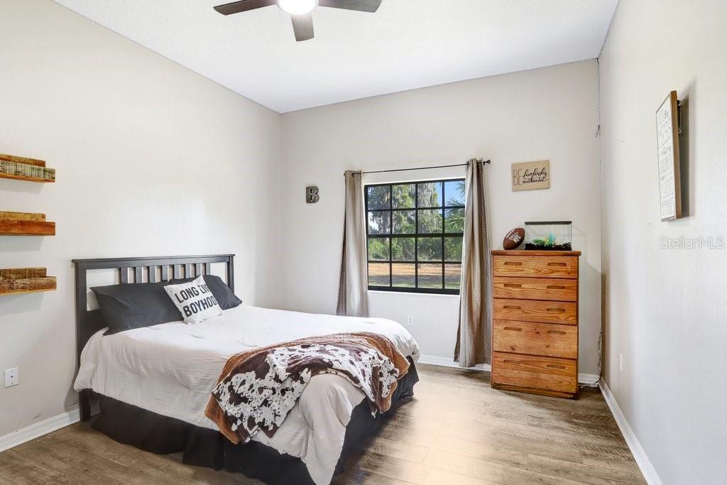 1402 STEPHENS OAK CT