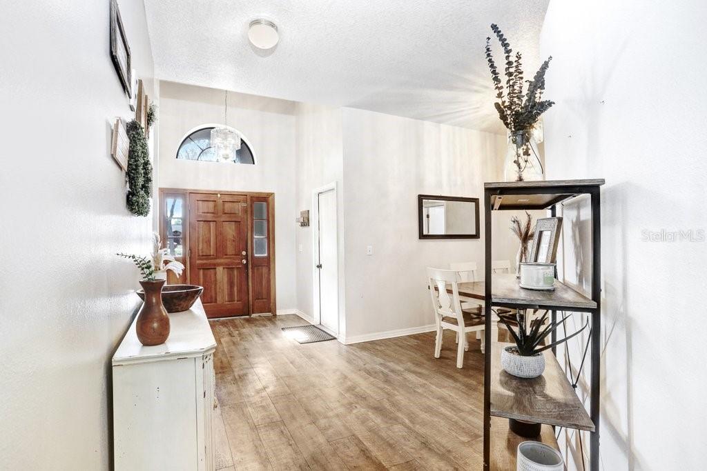 1402 STEPHENS OAK CT