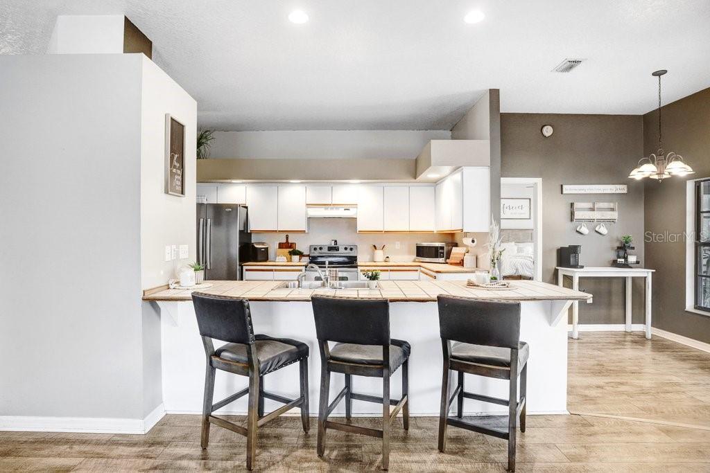 1402 STEPHENS OAK CT