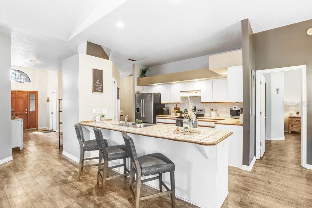 1402 STEPHENS OAK CT