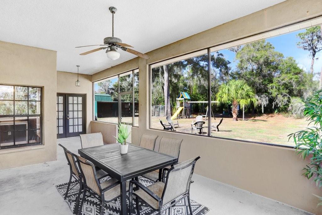 1402 STEPHENS OAK CT