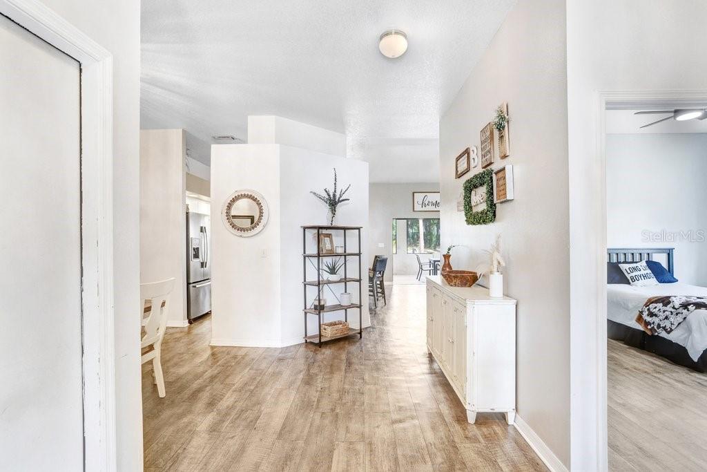 1402 STEPHENS OAK CT