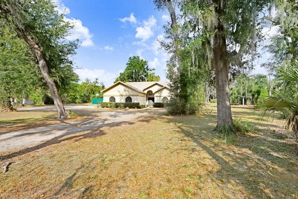 1402 STEPHENS OAK CT