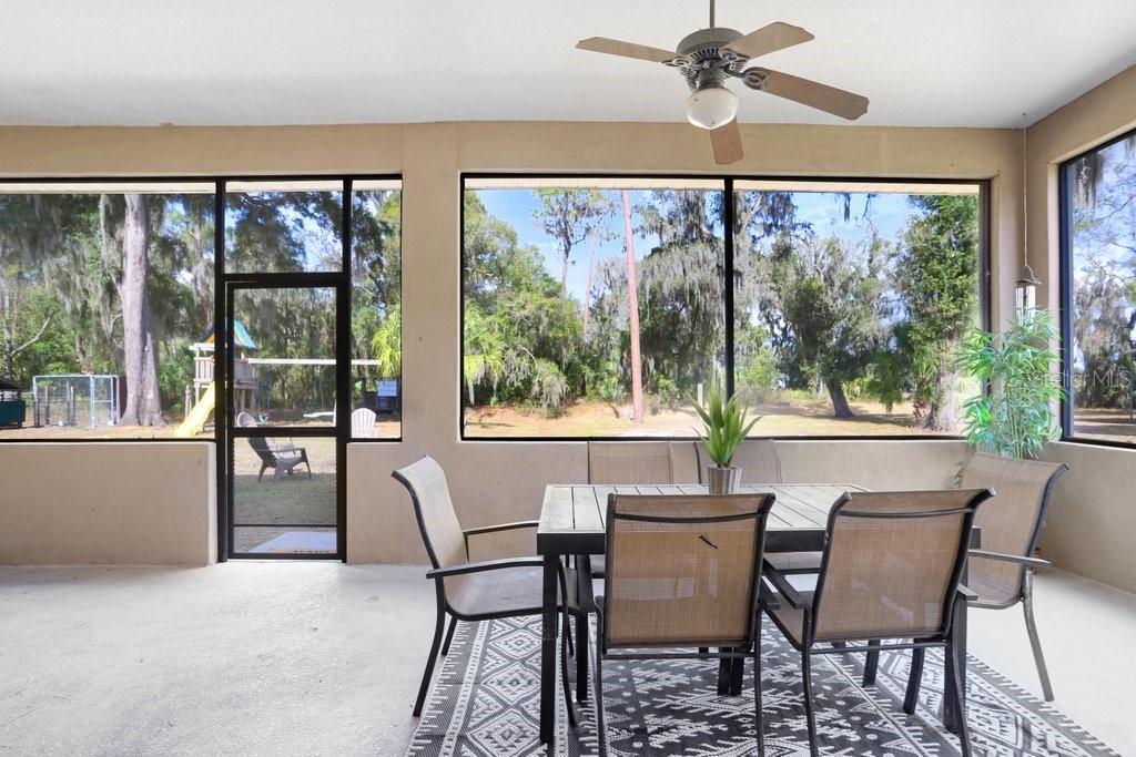 1402 STEPHENS OAK CT