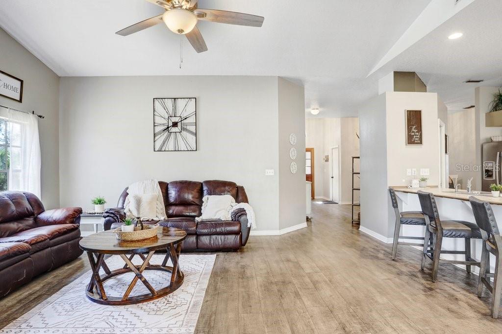 1402 STEPHENS OAK CT