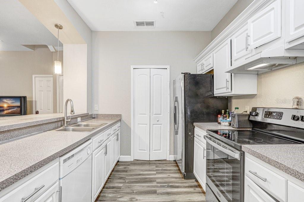 5032 SUNRIDGE PALMS DR