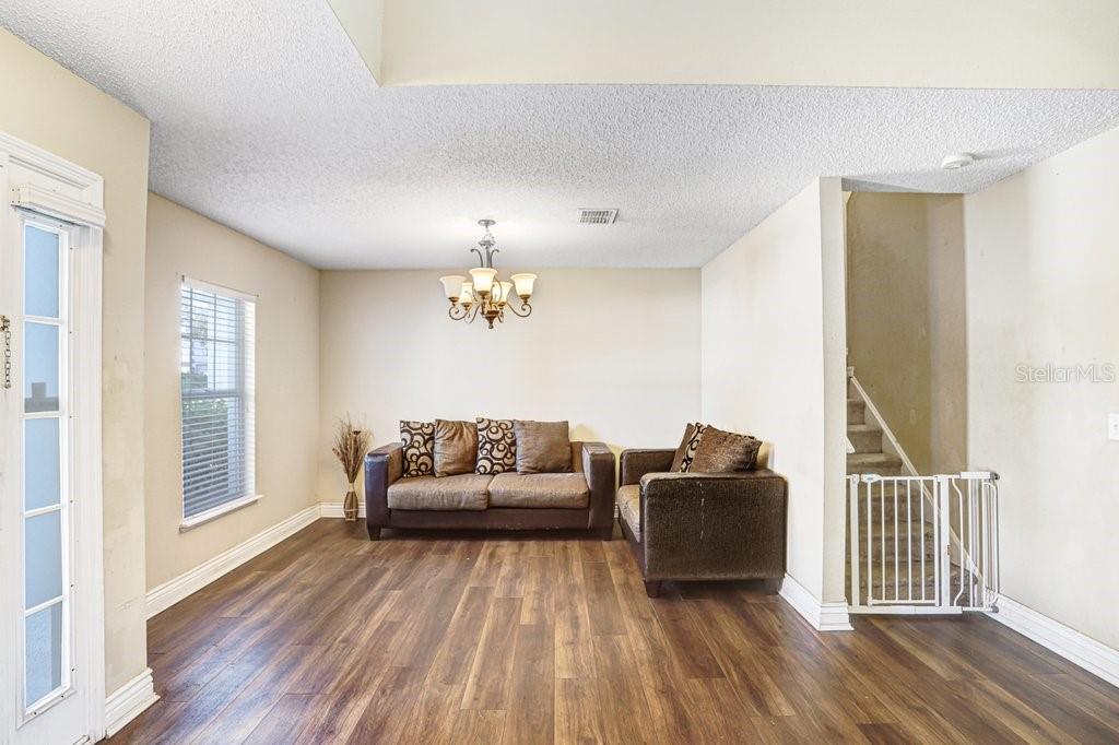 10004 CREEK BLUFF DR