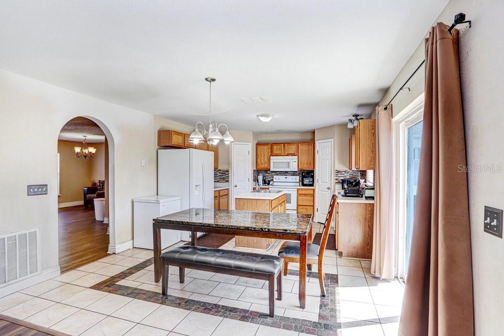 10004 CREEK BLUFF DR