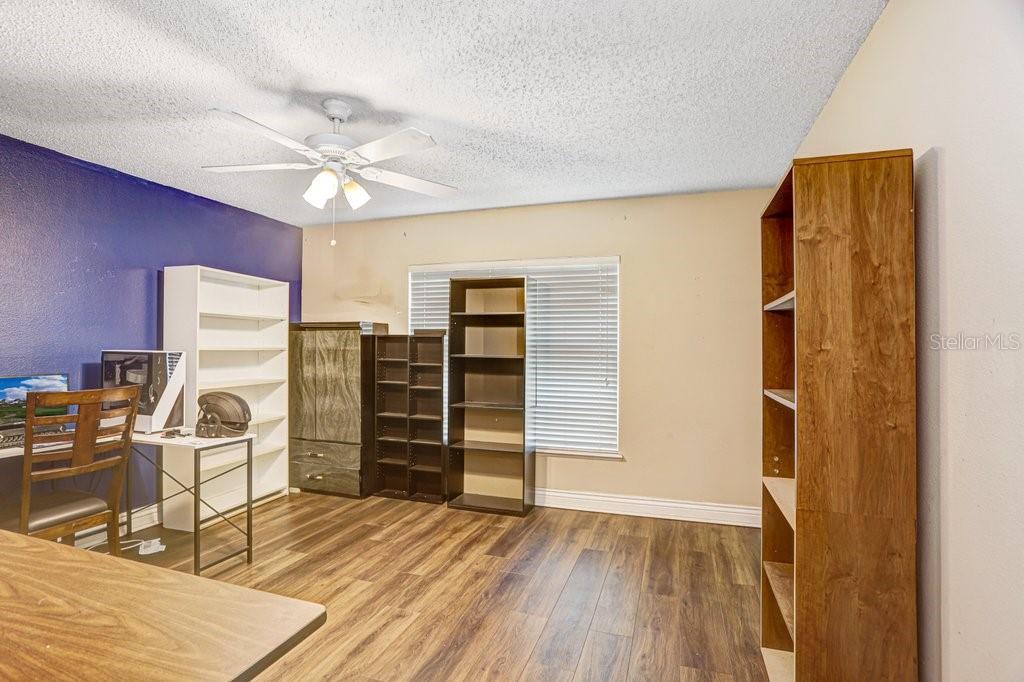 10004 CREEK BLUFF DR